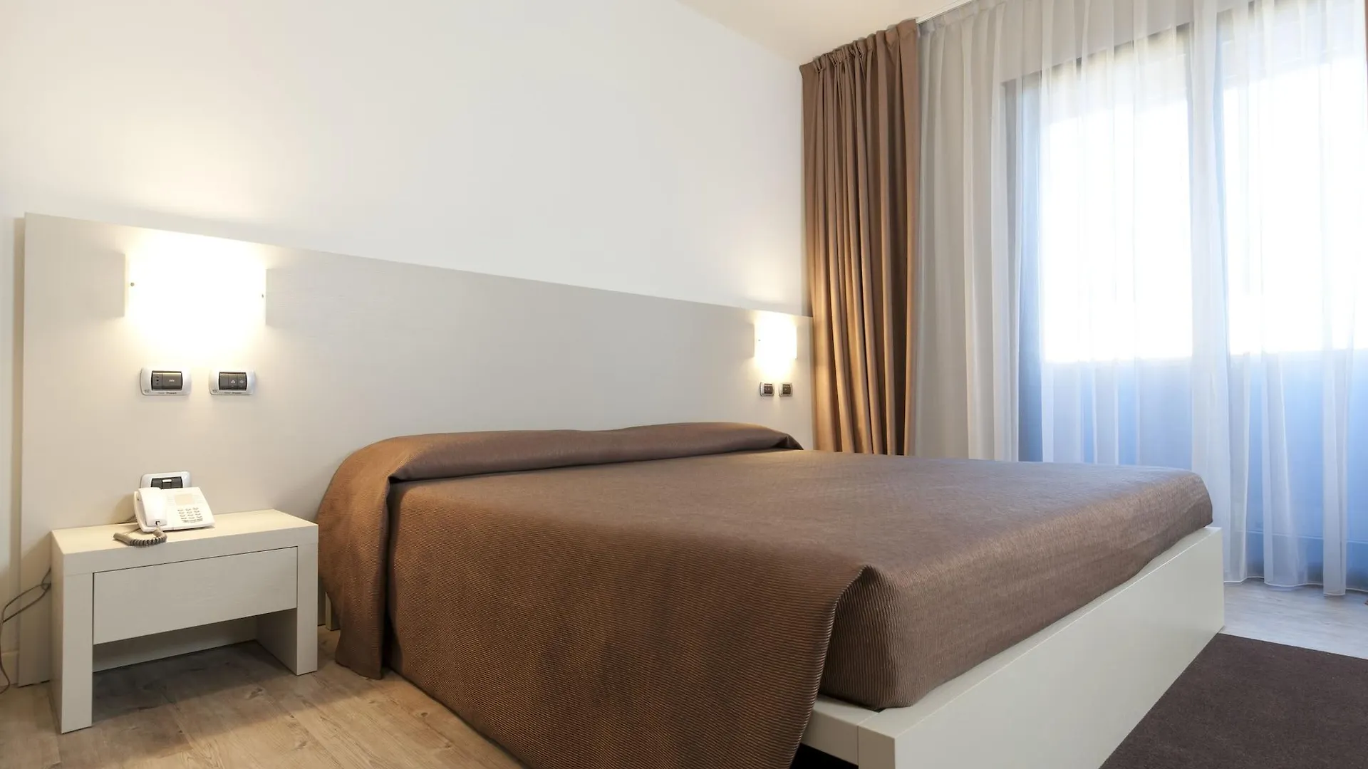 Hotel Brandoli Verona 3*,  Italy