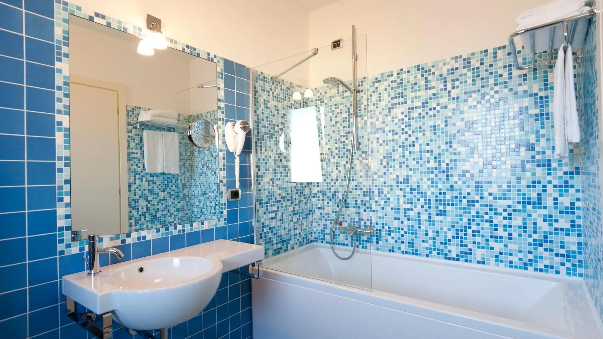 ***  Hotel Brandoli Верона Италия